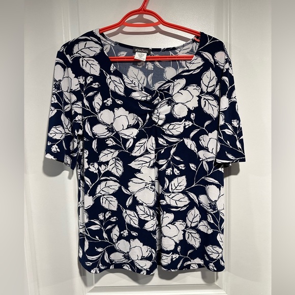 Kim & Co. Brazil Knit Short Sleeve Ruched Front Top - Picture 5 of 11